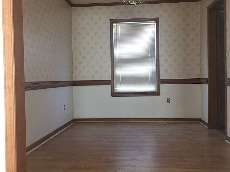 Formal Dining