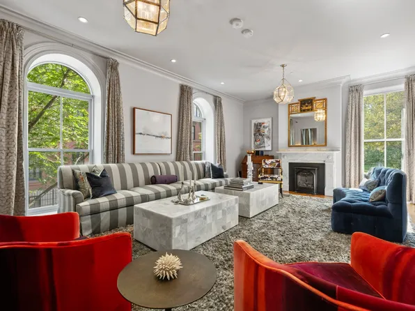 19 Father Francis Gilday St Unit 201, Boston, MA 02118