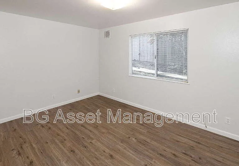 1233 S 56th St #3 — Photo 11