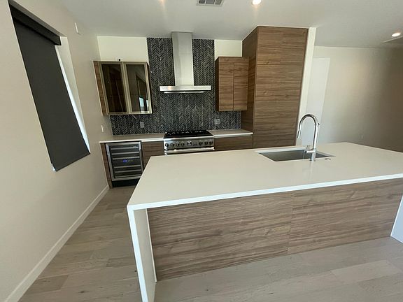 4th image of 209 Saint Paul St #602