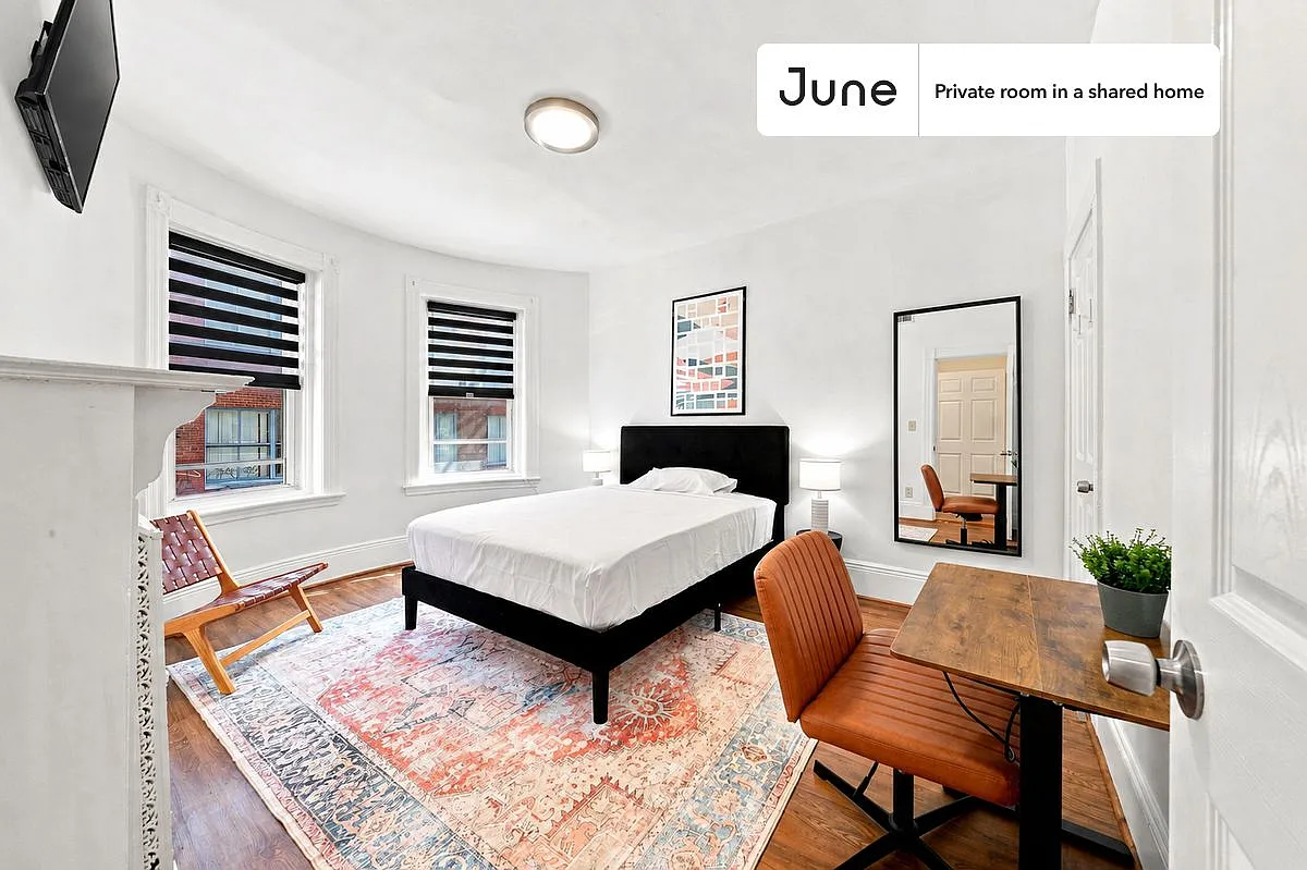 Full bedroom in 7 bed/2 bath home in Allston #834 A — Photo 1