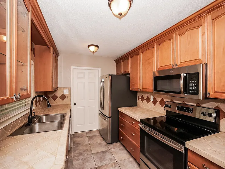 8277 Chesebro Ave — Photo 7