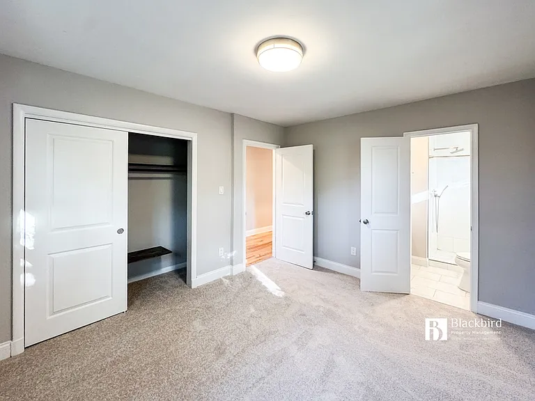 11901 Crestwood Ave S — Photo 10