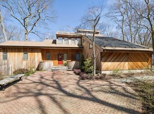 19 Arbutus Rd, Greenlawn, NY 11740