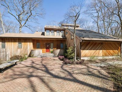 19 Arbutus Road, Greenlawn, NY, 11740