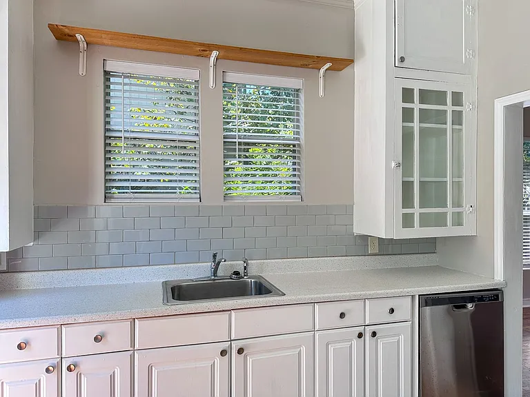 611 Nelray Blvd #B — Photo 30