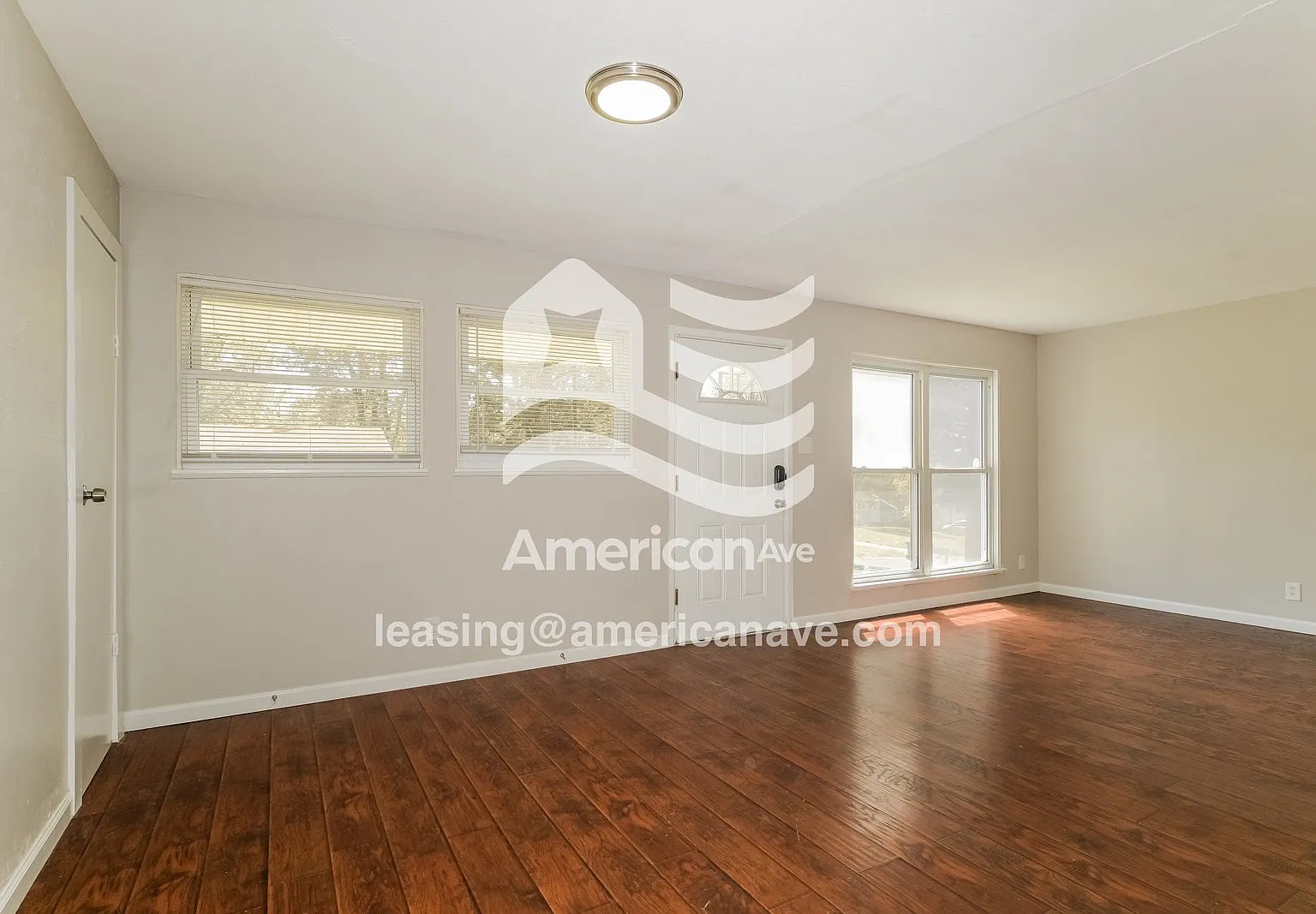3 bed, 1.0 bath, 942 sqft, $1,375 — Photo 4