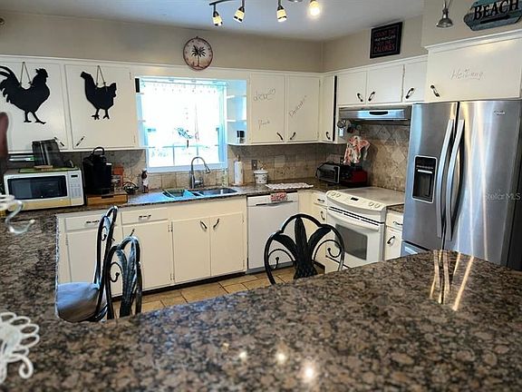 4th image of 2130 E Vina Del Mar Blvd
