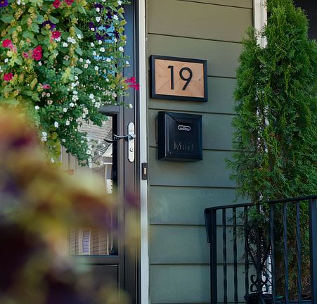 2nd image of 19 Bowden St