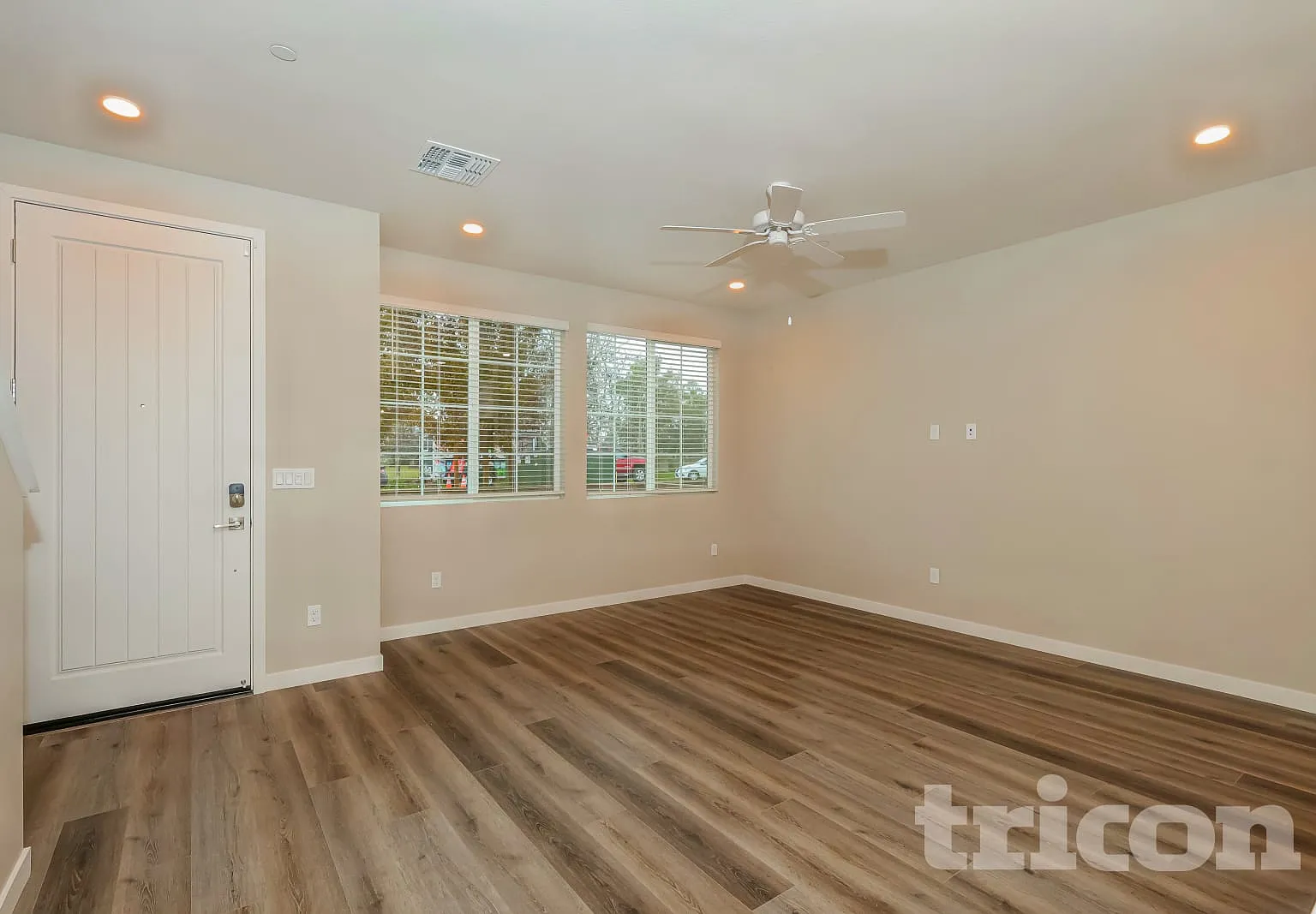 10553 Pino Court Elk Grove CA — Photo 2