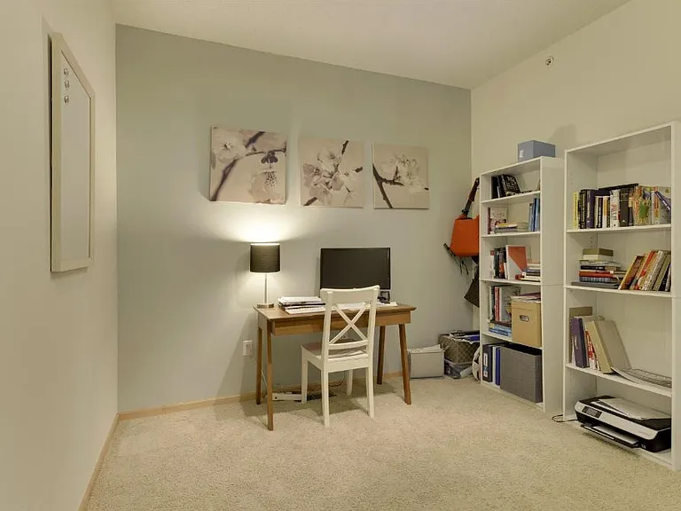 5900 Oxford St #21 — Photo 9