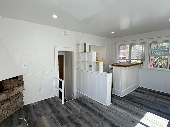 4th image of 2032 Vista Del Mar St #5