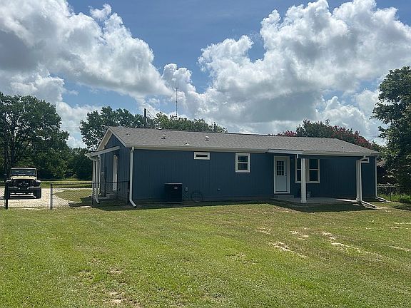 5th image of 1206 Karen Ln