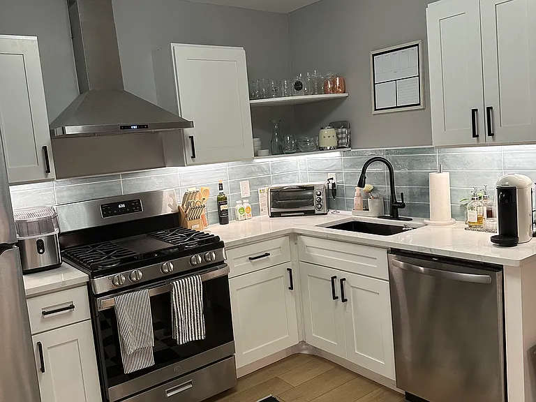 1804 W 45th St #2 — Photo 9