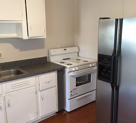 Kitchen with new stove/oven