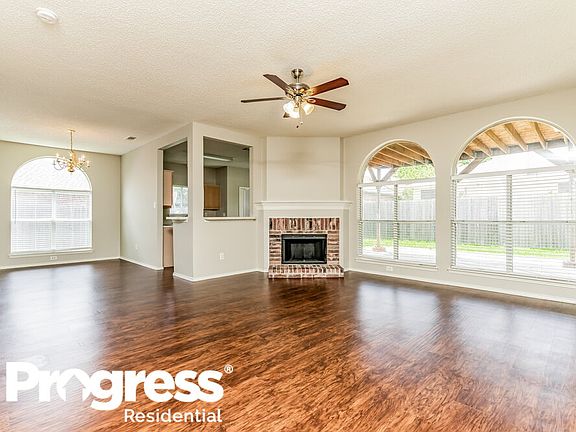 3rd image of 6806 Clear Creek Dr
