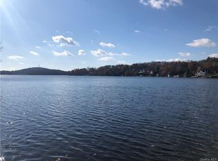 415 N Lake Blvd, Mahopac, NY 10541