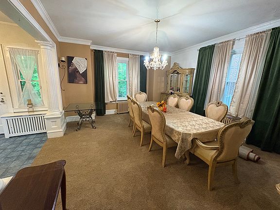 3rd image of 200 Parkside Ave