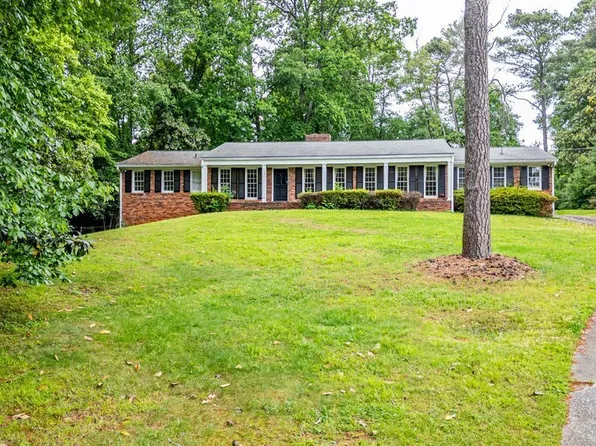 3916 Ridgewood Dr SE, Smyrna, GA 30080