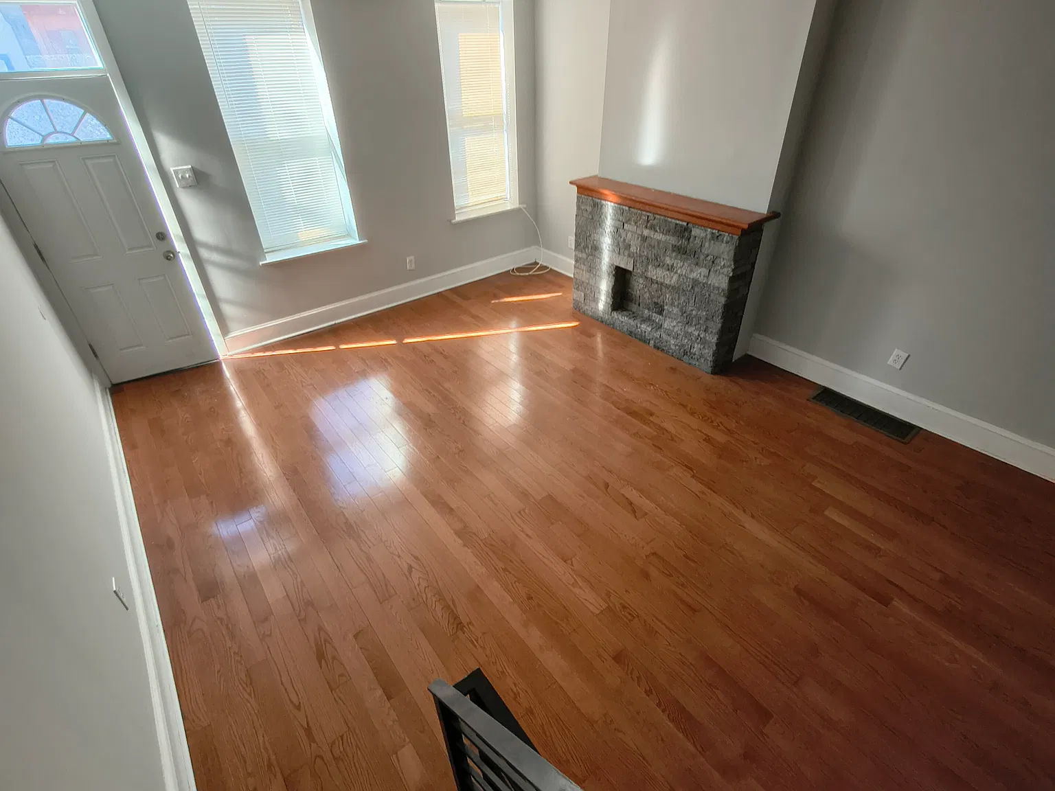 2 bed, 1700 sqft, $1,800 — Photo 2