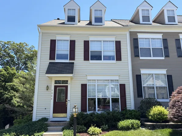 3968 Hartlake St, Woodbridge, VA 22192