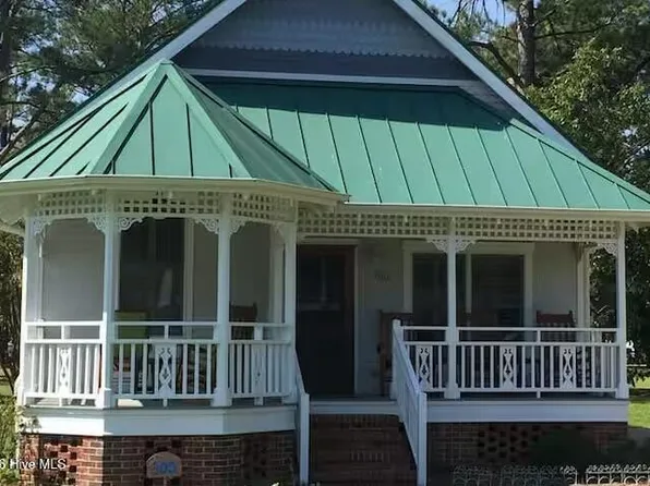 305 Vandemere Street, Oriental, NC 28571