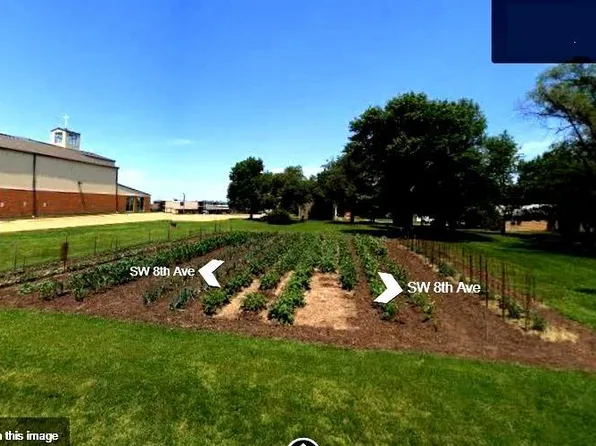 4610 SW 8th Ave, Topeka, KS 66606