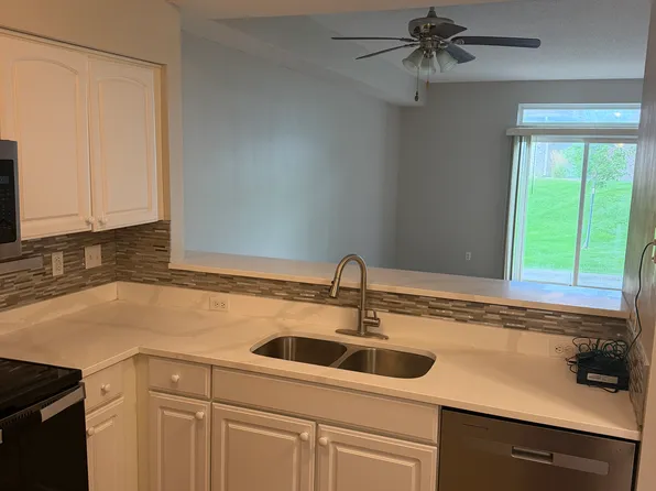 11679 Horizon Dr, Burnsville, MN 55337