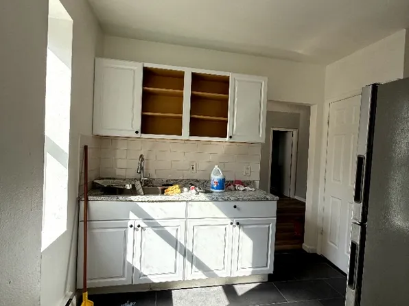 32 Beech St, East Orange, NJ