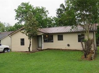 808 N 3rd St, Hugo, OK 74743