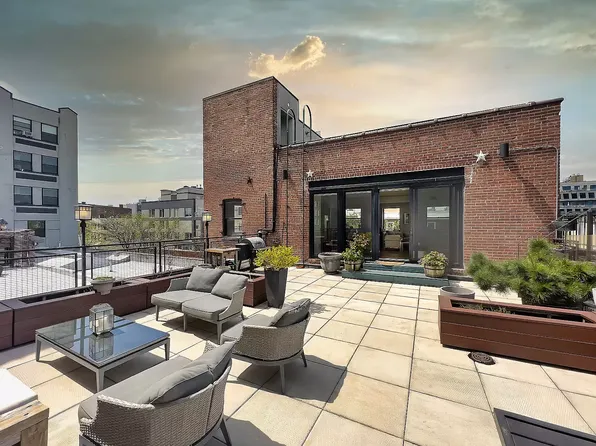 364 Manhattan Avenue image 4 of 13