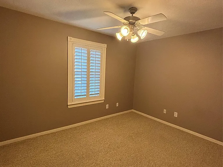 951 Lamonte Ln — Photo 20