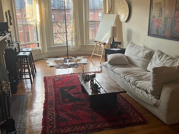5th image of 222 Newbury St #11