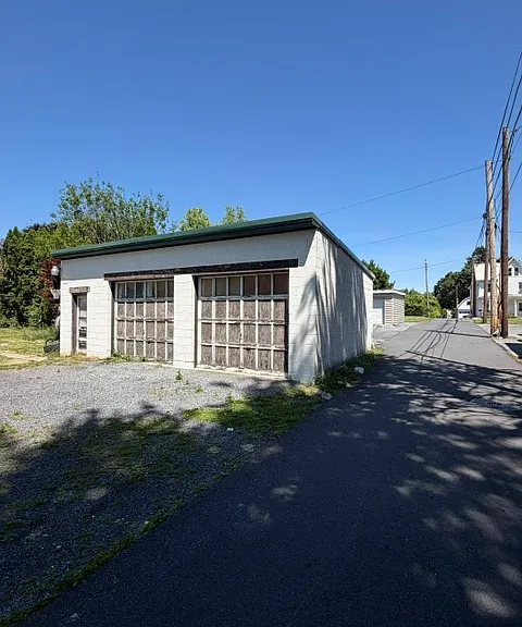 36 N Railroad St — Photo 1