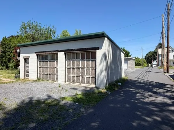 36-38 North Railroad St - Garage, 36 N Railroad St, Annville, PA 17003