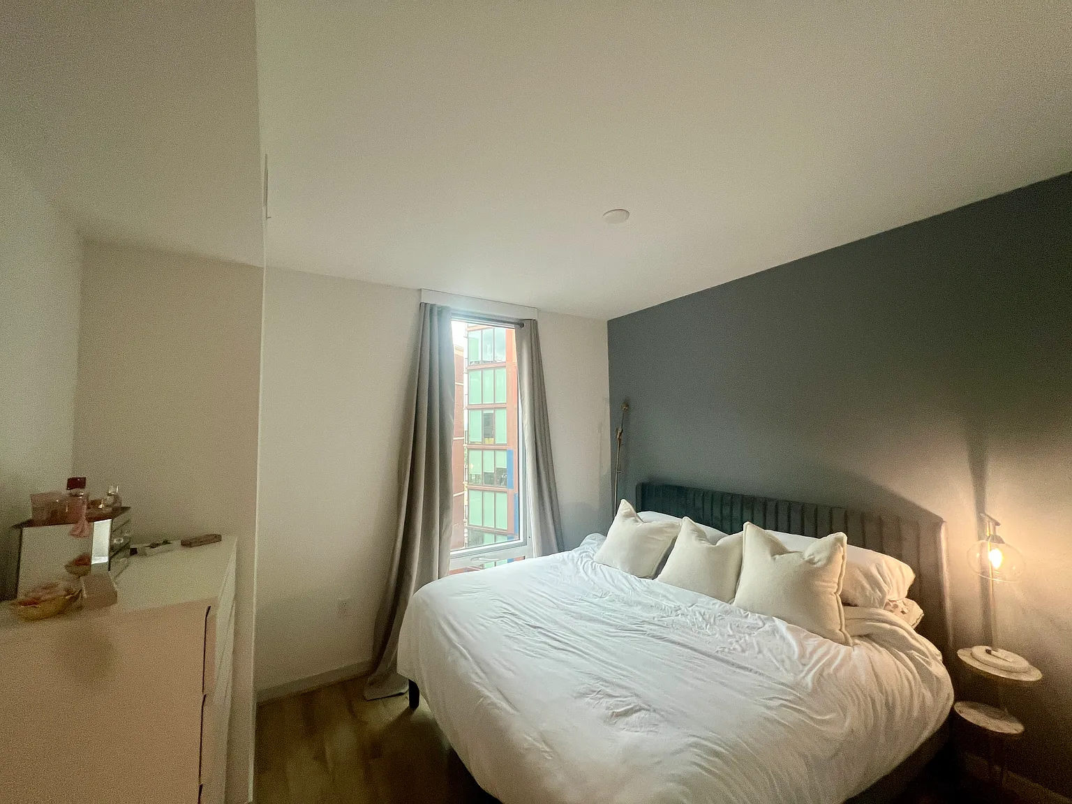 1 bed, 726 sqft, $2,038 — Photo 4