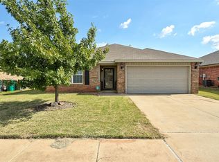 9628 Lauren Dr, Moore, OK 73160