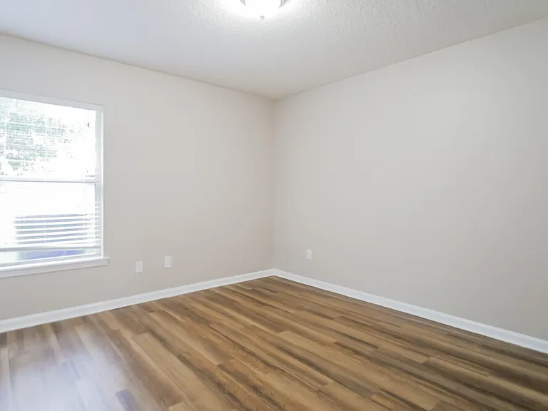 862 E Red House Branch Rd — Photo 12