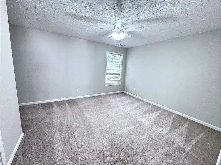3044 Kentmere Dr — Photo 21