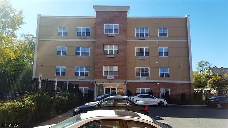 1st image of 120 Halsted St APT 104