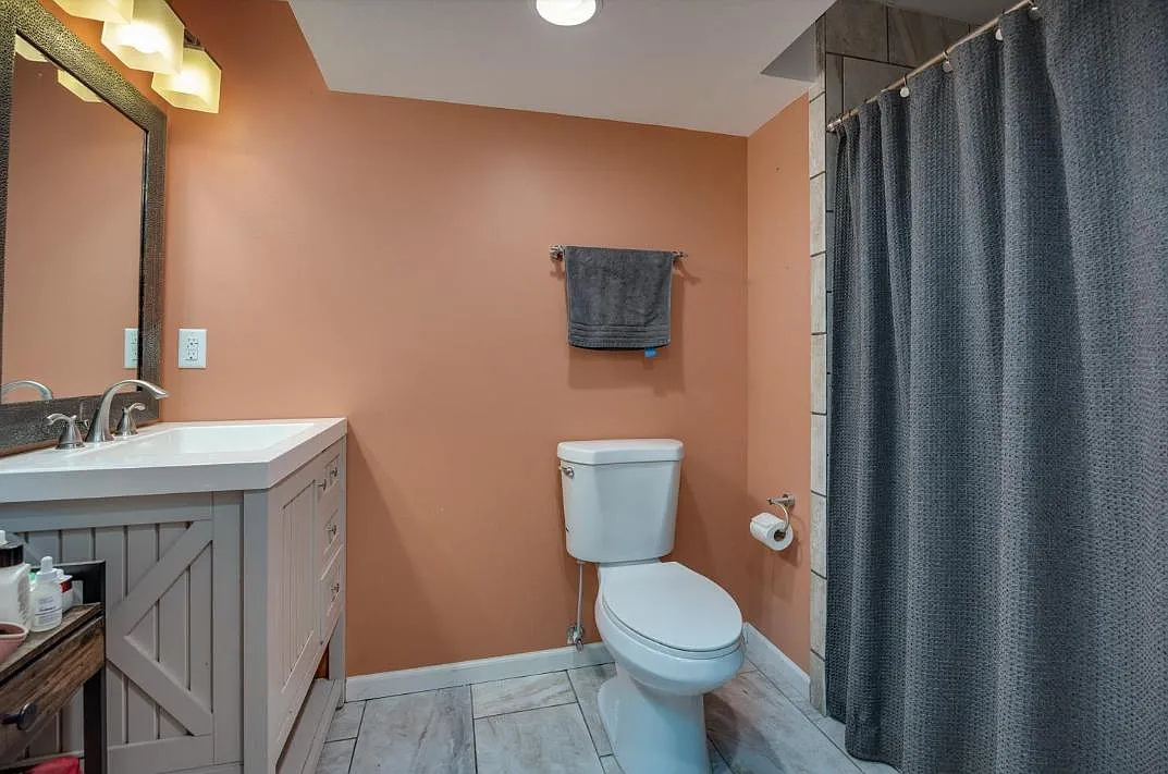 133 Walker St — Photo 4