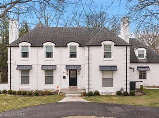 61 Lochmoor Blvd, Grosse Pointe Shores, MI 48236