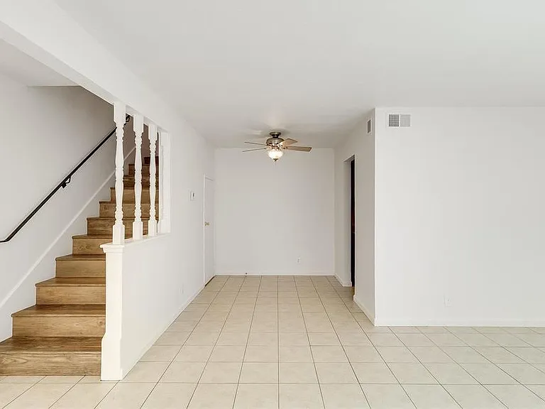 1064 Mohr Ln #C — Photo 12
