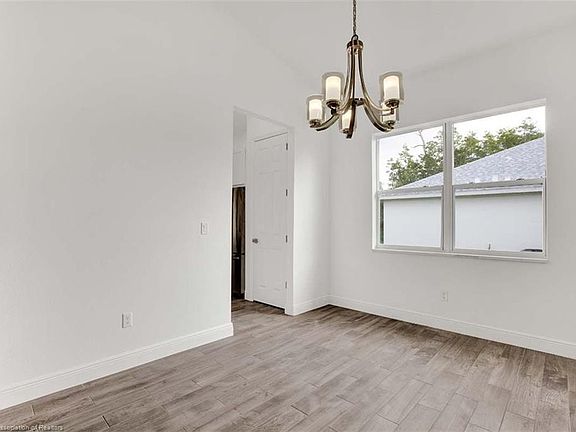 5th image of 926 Dozier Ave