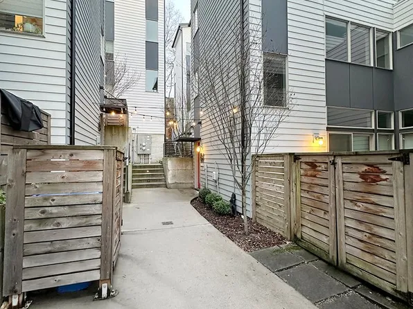 3132 Wetmore Ave S #A, Seattle, WA 98144