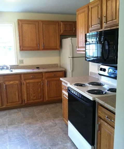24 Dexter St #B — Photo 3
