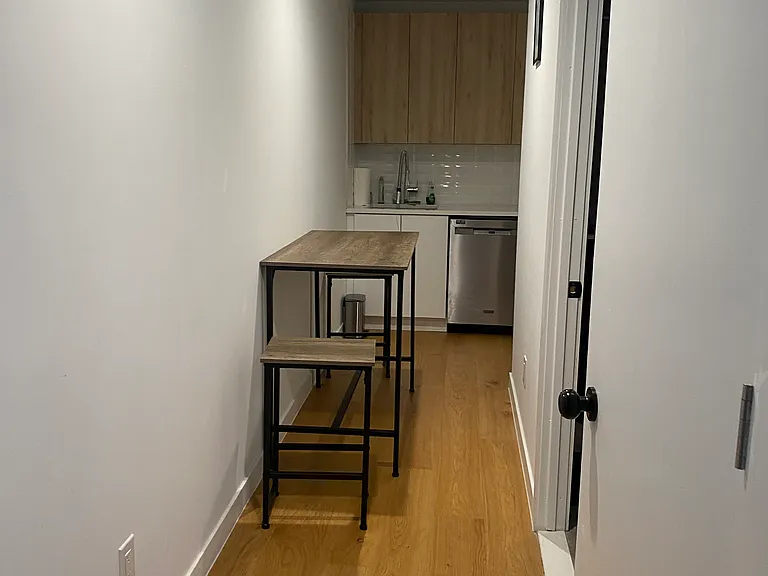 30-18 14th St #402 — Photo 4