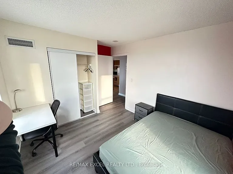 38 Lee Centre Dr #2912 — Photo 12