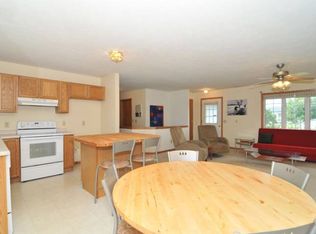 423 Broadmoore Dr, Hartford, WI 53027