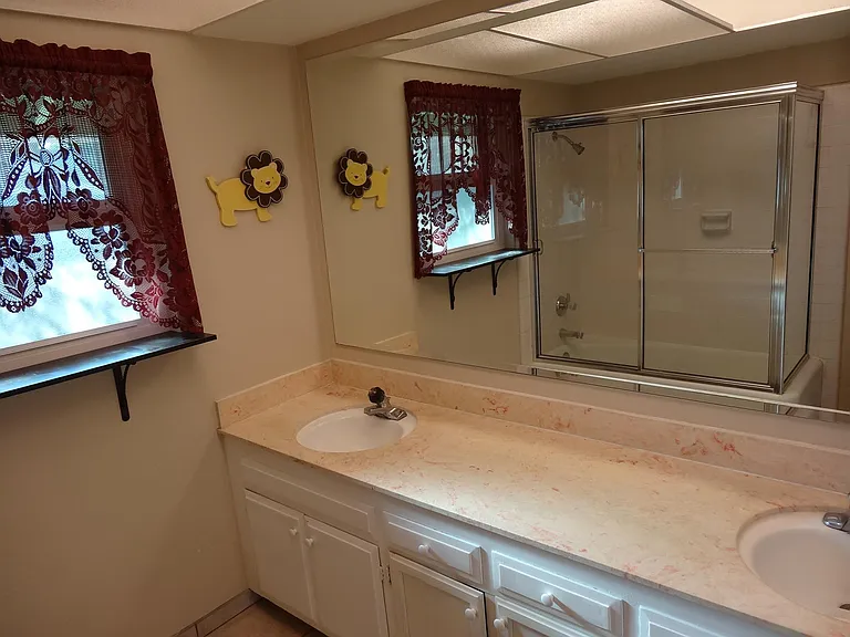 1094 Los Altos Ct — Photo 8